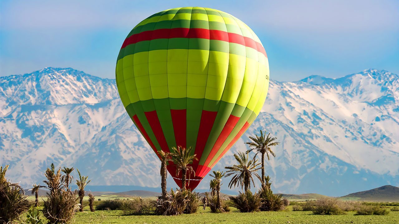 Sunrise balloon flight